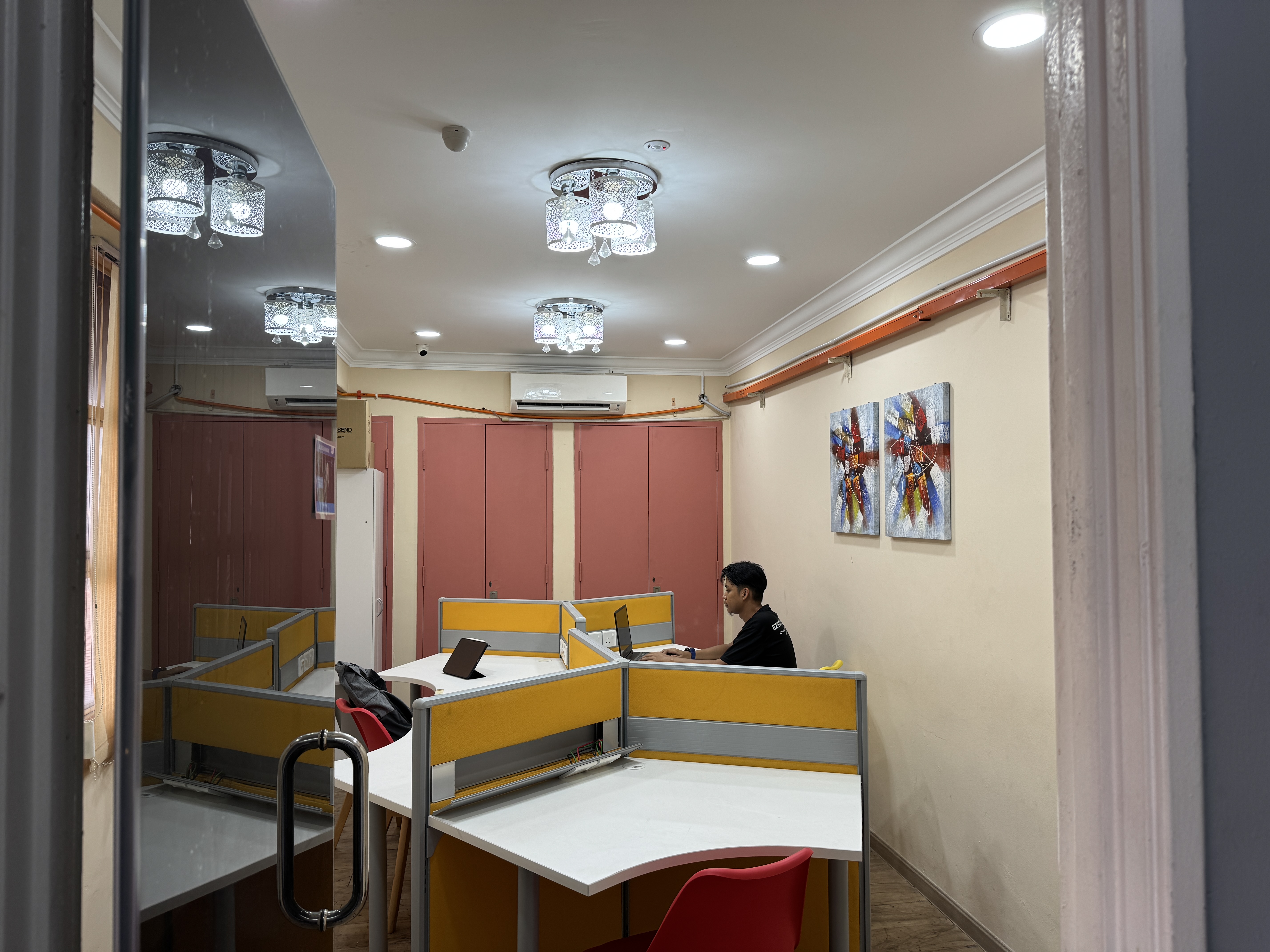 CodoraTech Meeting Room